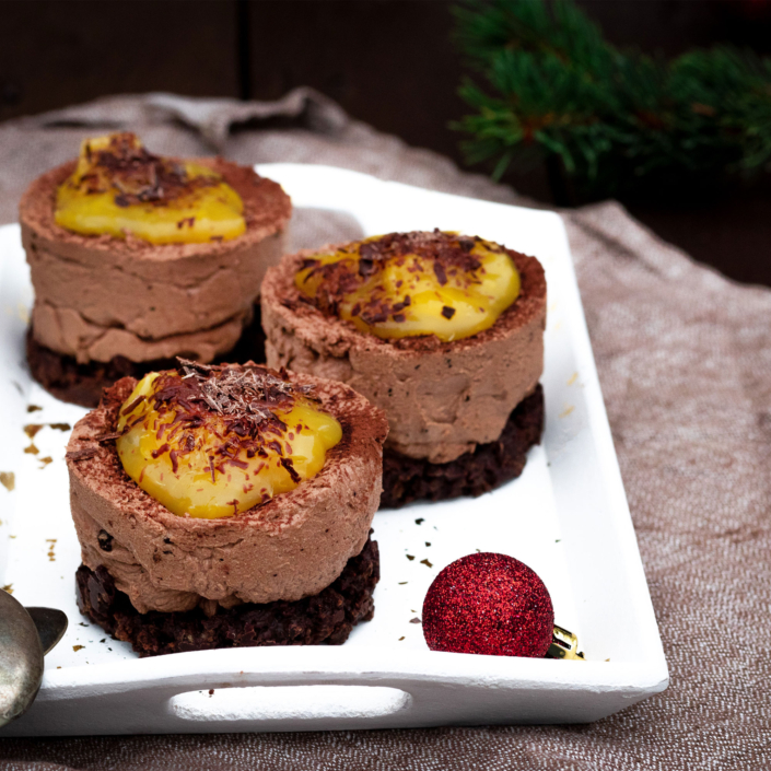 WEIHNACHTLICHER CHEESECAKE MIT PUMPERNICKELBODEN UND ORANGENCREME