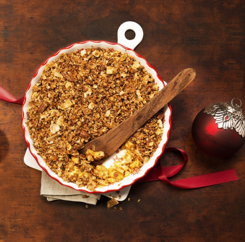 Apple Crumble mit Zimt und Mestemacher High Protein Eiweißbrot mit Mandeln