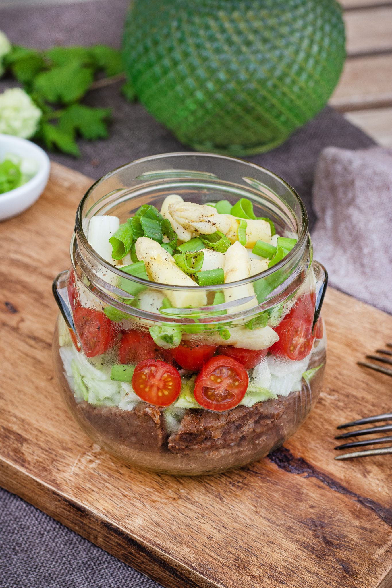Spargelsalat im Glas mit Mestemacher SYLTER Vollkornbrot - Mestemacher.de