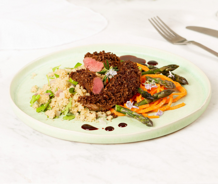 LAMMFILET MIT PUMPERNICKEL PANADE