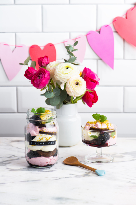 ERDBEER-TIRAMISU MIT GOURMET PUMPERNICKEL