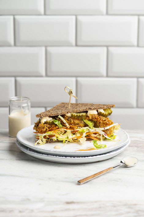 MESTEMACHER BIO LEINSAMEN-BROT MIT FRITTIERTEN AUSTERNPILZEN