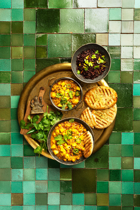 INDISCHES LINSEN MADRAS CURRY MIT MESTEMACHER INDIAN NAAN BROT